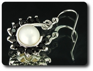 36x3mm Black Sapphire & Pearl Pendant Earrings Set