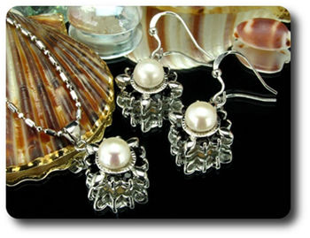 24x3mm Black Sapphire & Pearl Pendant Earrings Set