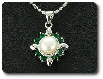 24x3mm Green Emerald & Pearl Pendant Earrings Set