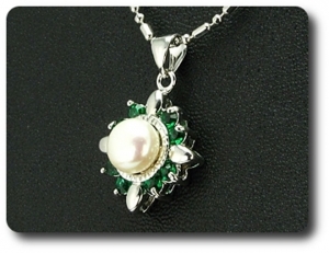 24x3mm Green Emerald & Pearl Pendant Earrings Set