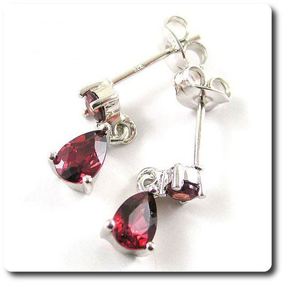 BOUCLES D'OREILLE GRENAT