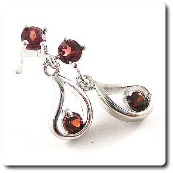 BOUCLES D'OREILLE GRENAT