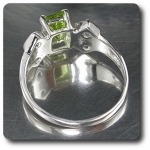 PERIDOT & ALEXANDRITE RING