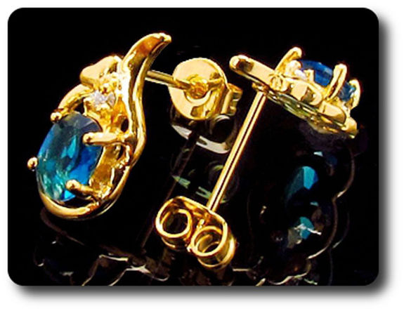 BOUCLES D'OREILLE SAPHIR BLEU