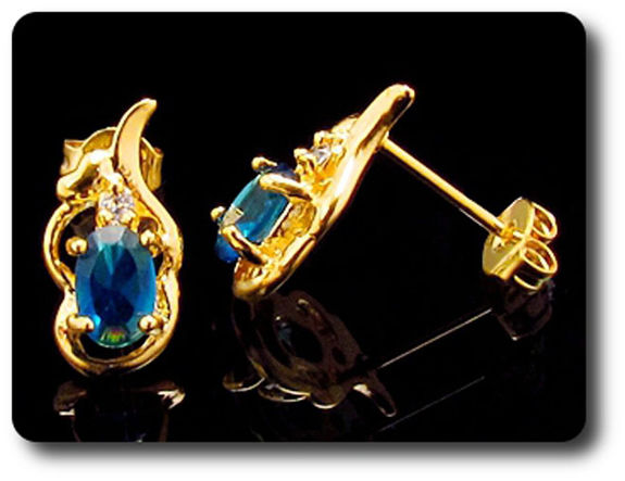 BOUCLES D'OREILLE SAPHIR BLEU