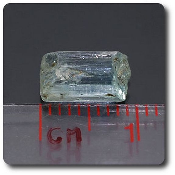 1.98 carats CRISTAL D'AIGUE-MARINE