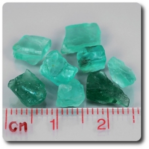 10.59 carats 8 pcs. CRISTAL D'APATITE
