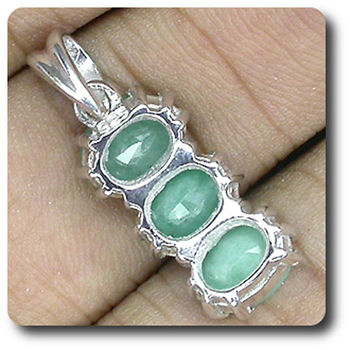 PENDENTIF EMERAUDE