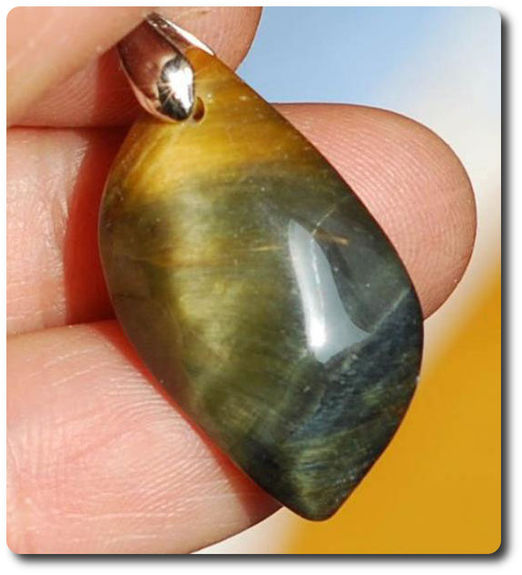 15.00 cts PENDENTIF OEIL DE TIGRE