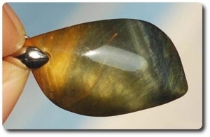 15.00 cts PENDENTIF OEIL DE TIGRE