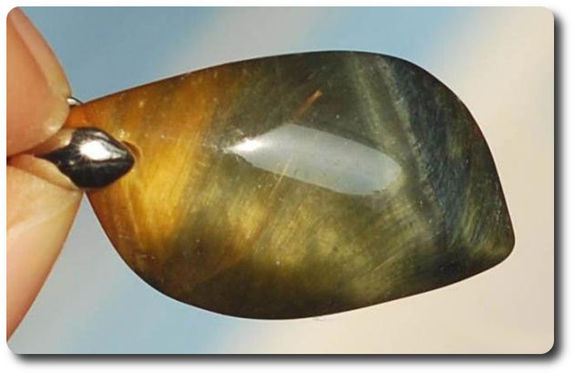 15.00 cts PENDENTIF OEIL DE TIGRE