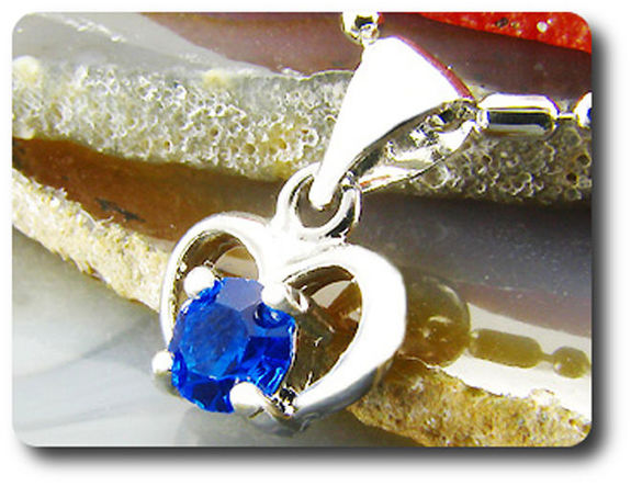 4 mm Blue Sapphire Pendant