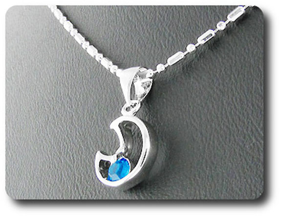 4 mm Blue Sapphire Pendant