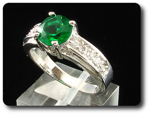 1x8mm Green Emerald Ring