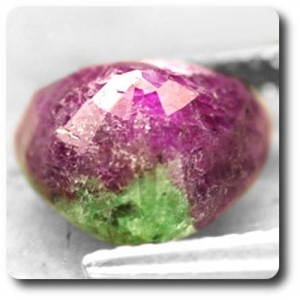 4.05 cts  RUBIS ZOISITE ANYOLITE