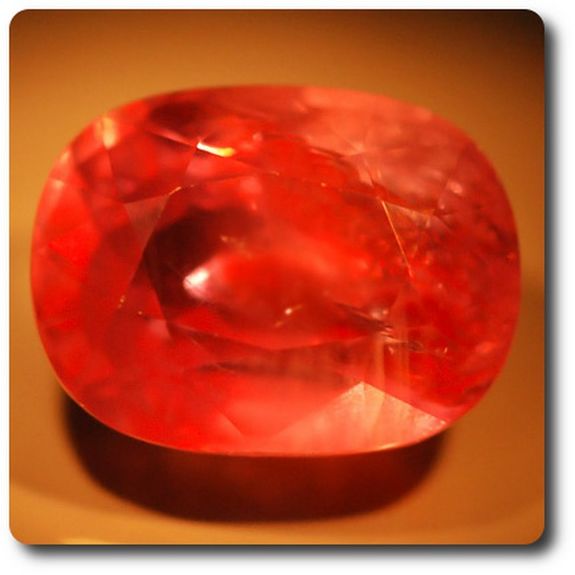 5.23 cts SAPHIR COULEUR CHANGEANTE . SI1