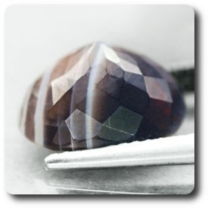 4.71 CT.  SARDONYX