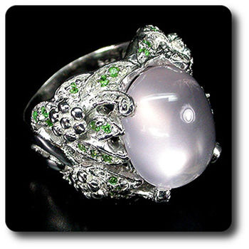 ROSE QUARTZ & TSAVORITE GARNET RING