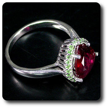 RUBY & TSAVORITE GARNET RING