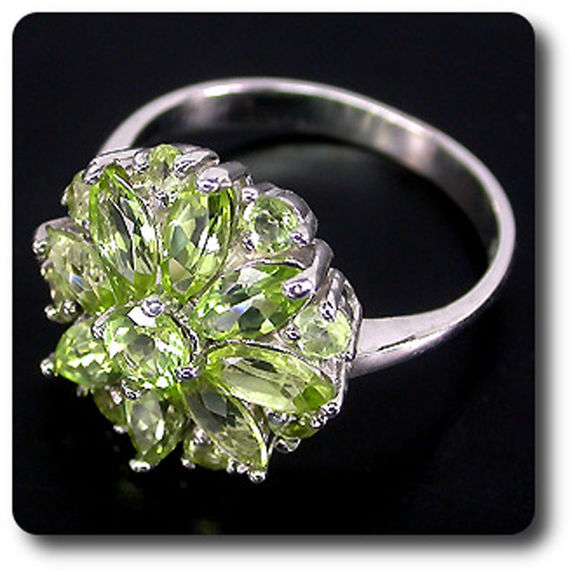 PERIDOT RING