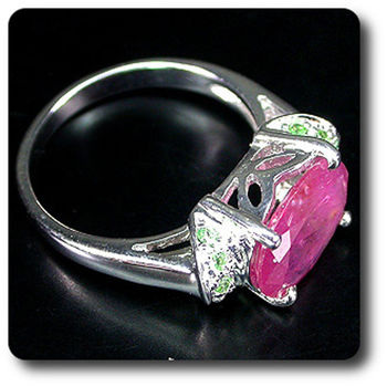 RUBY & TSAVORITE GARNET RING