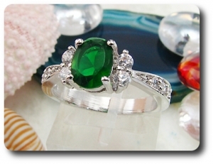 8 mm Green Emerald Ring