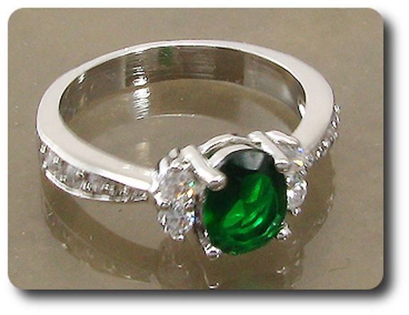 8 mm Green Emerald Ring