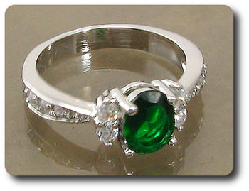8 mm Green Emerald Ring