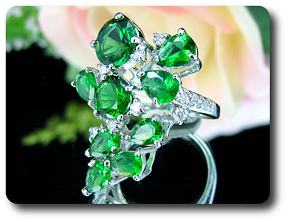 9x8-5 mm Green Emerald Ring