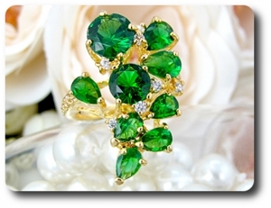 9x8-5 mm Green Emerald Ring