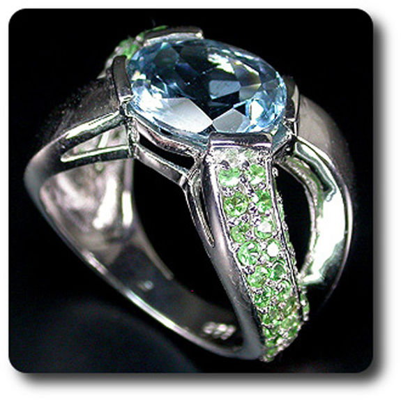 TOPAZ & TSAVORITE GARNET RING