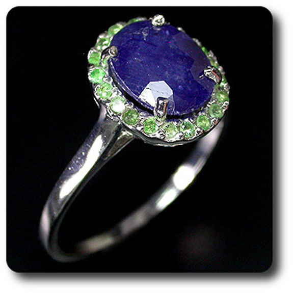 SAPPHIRE & TSAVORITE GARNET RING