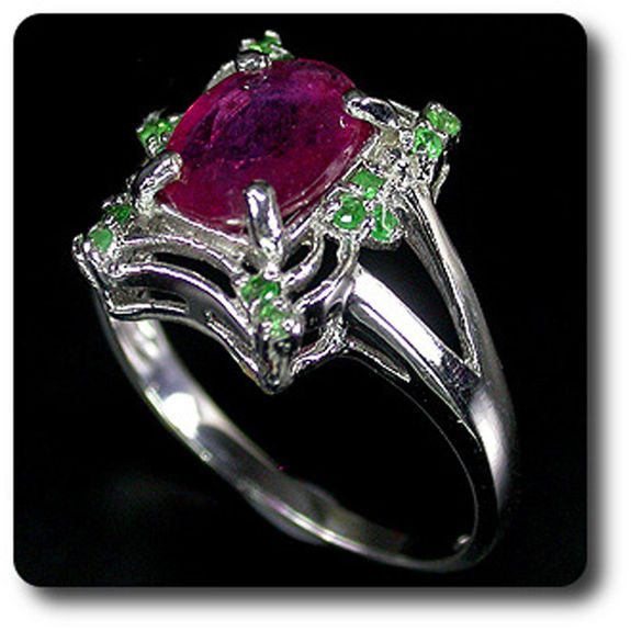 RUBY & TSAVORITE GARNET RING
