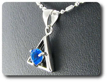 5 mm Blue Sapphire Pendant