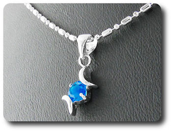 5 mm Blue Sapphire Pendant