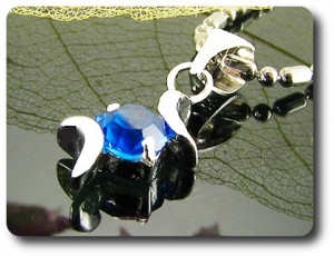 5 mm Blue Sapphire Pendant