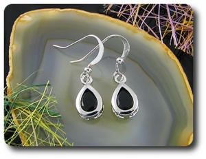 BOUCLES D'OREILLE SAPHIR NOIR