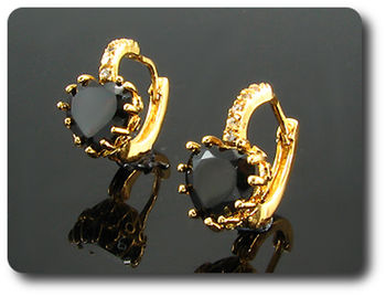BOUCLES D'OREILLE SAPHIR NOIR