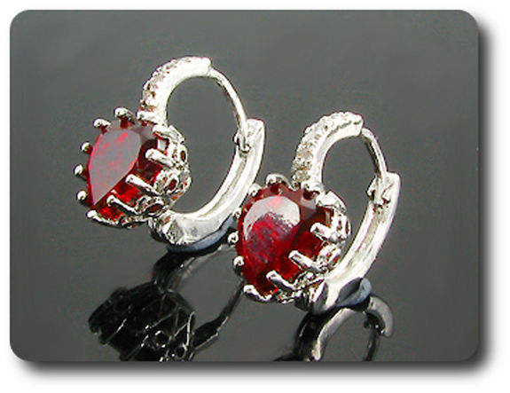 BOUCLES D'OREILLE  RUBIS