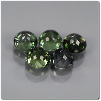 2.61 cts  LOT DE 5 TOURMALINE VERTE. VS1-SI1
