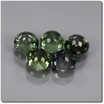 2.61 cts  LOT DE 5 TOURMALINE VERTE. VS1-SI1