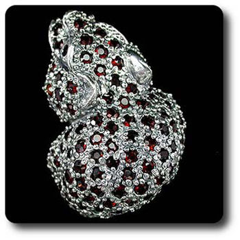 BAGUE GRENAT . En forme de Tigre