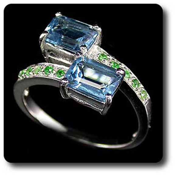 TOPAZ & TSAVORITE GARNET RING