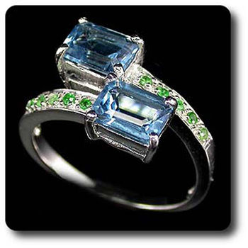 TOPAZ & TSAVORITE GARNET RING