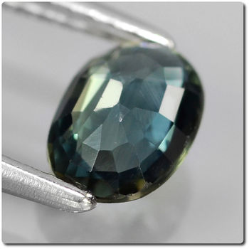 0.83 cts SAPHIR BLEU VERT . VS2