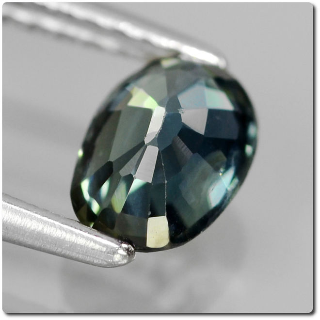 Saphir Bleu-vert Naturel D'Australie – 5.2x4mm – 0.39ct – Traité H