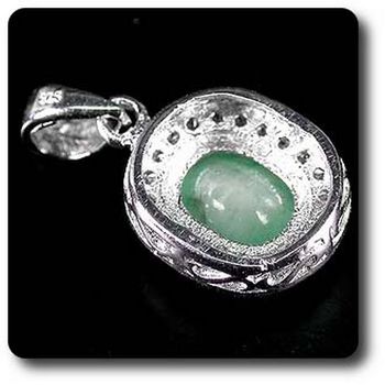 EMERALD PENDANT