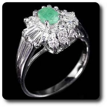EMERALD RING