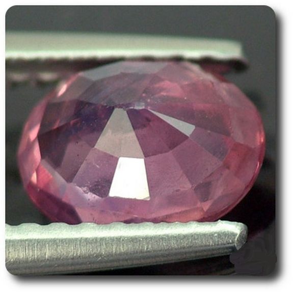 1.36 cts SAPHIR ROSE . SI