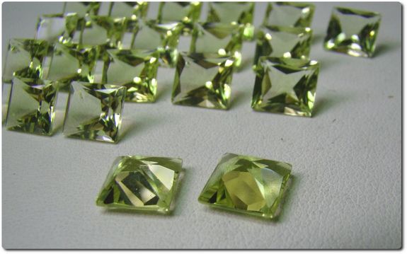 2.28 CT. NATURAL YELLOW QUARTZ . VVS1 ( 1 piece)